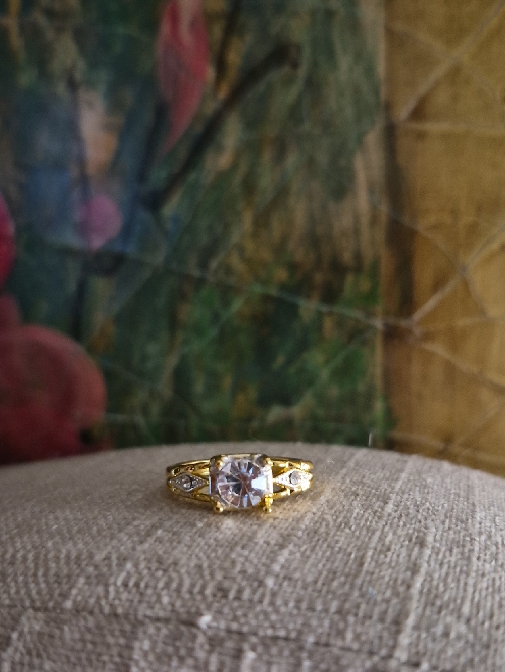 Gold-Tone 4 Prong Cleat Stone Vintage-Style Engagement Ring Sz 7